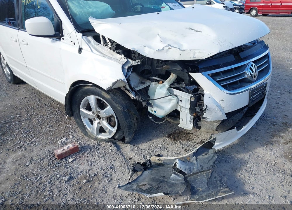 2011 VOLKSWAGEN ROUTAN SE VIN: 2V4RW3DG4BR806291