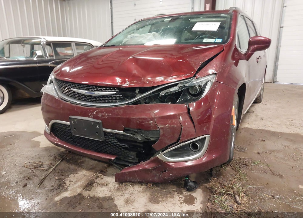 2018 CHRYSLER PACIFICA TOURING L PLUS VIN: 2C4RC1EG0JR330237
