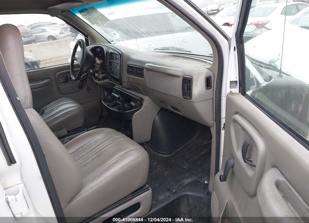 2001 CHEVROLET EXPRESS VIN: 1GCFG25W711135227