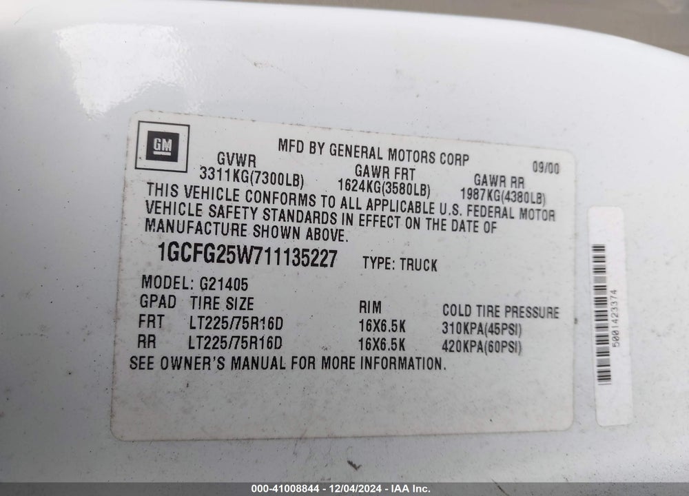 2001 CHEVROLET EXPRESS VIN: 1GCFG25W711135227
