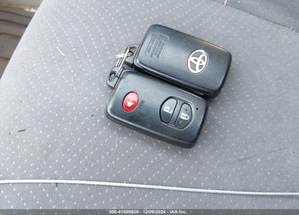 2011 TOYOTA PRIUS TWO VIN: JTDKN3DU8B5356243