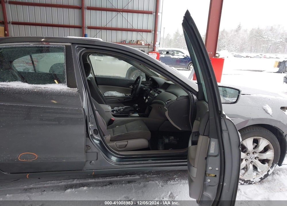 2009 HONDA ACCORD 2.4 EX VIN: 1HGCP26729A094268