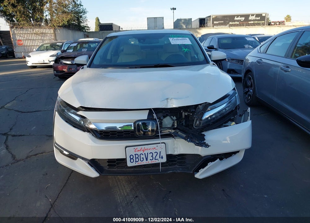2018 HONDA CLARITY PLUG-IN HYBRID TOURING VIN: JHMZC5F3XJC001085