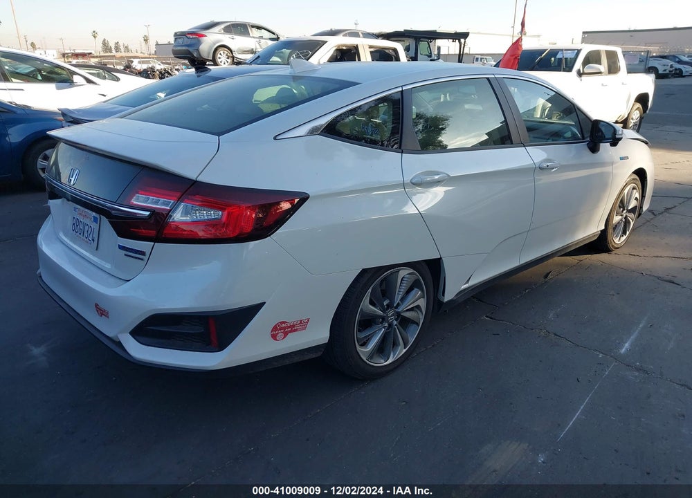 2018 HONDA CLARITY PLUG-IN HYBRID TOURING VIN: JHMZC5F3XJC001085
