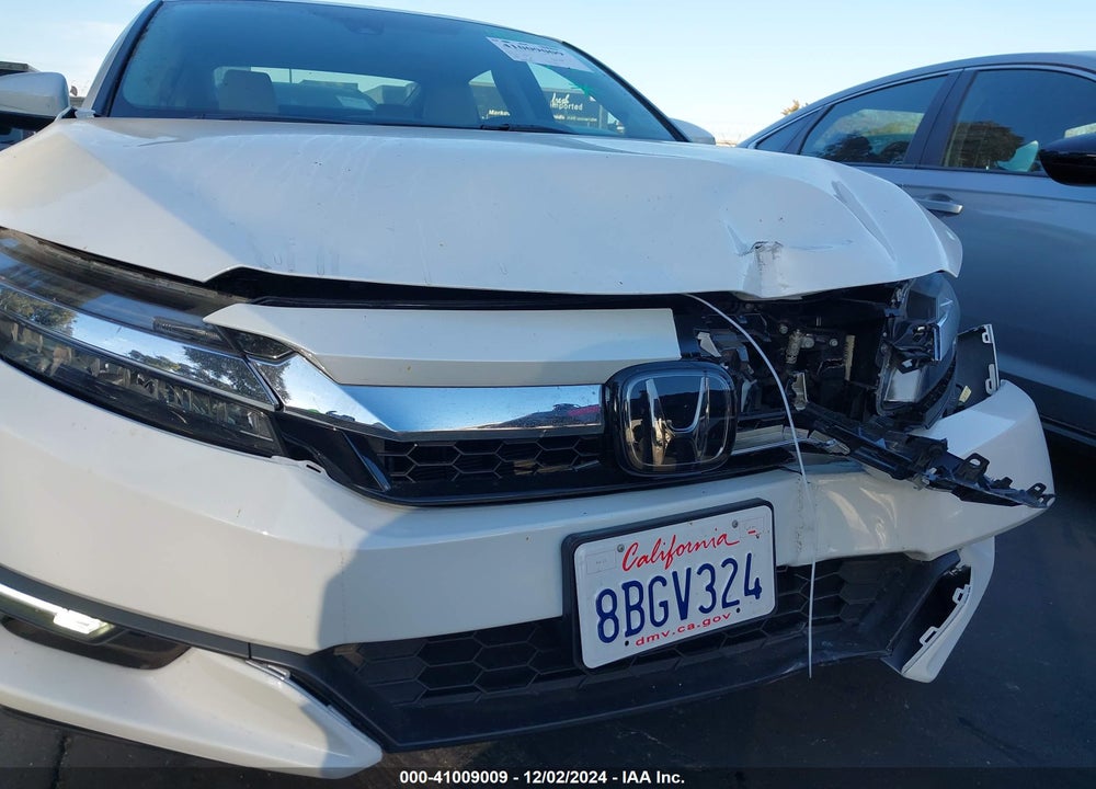 2018 HONDA CLARITY PLUG-IN HYBRID TOURING VIN: JHMZC5F3XJC001085