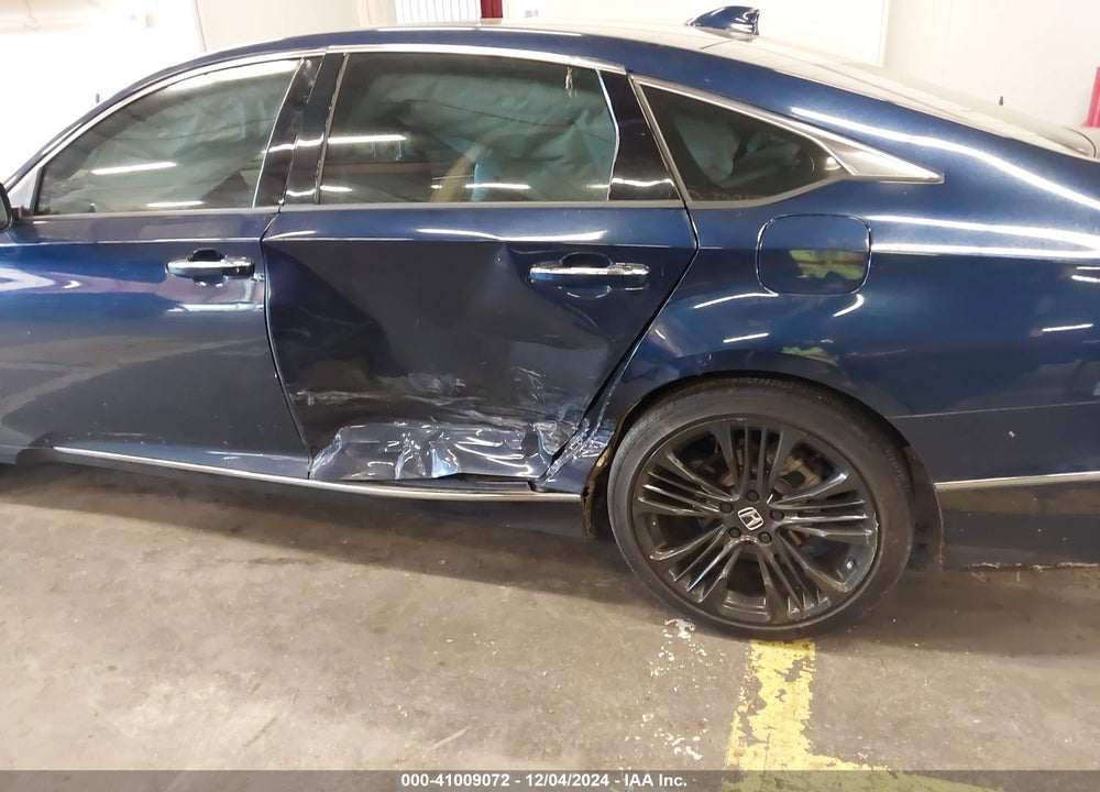 2018 HONDA ACCORD HYBRID TOURING VIN: 1HGCV3F92JA006045