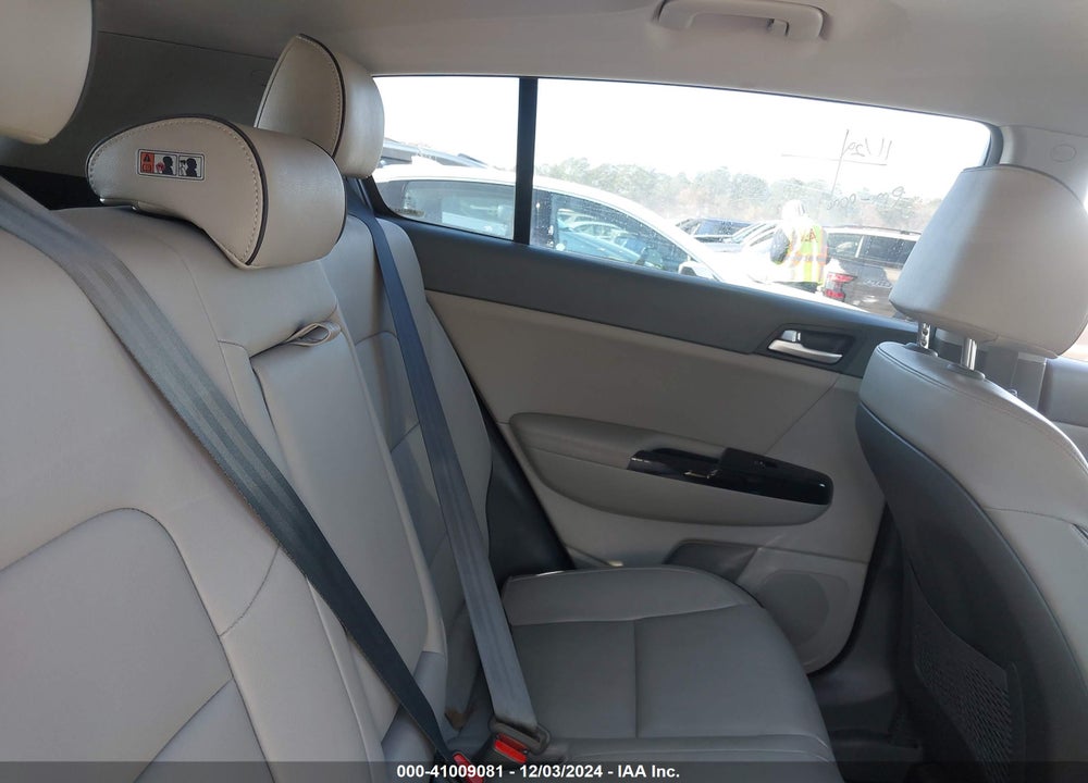2019 KIA SPORTAGE EX VIN: KNDPNCAC1K7500821
