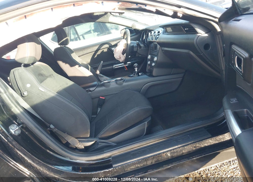 2016 FORD MUSTANG V6 VIN: 1FA6P8AM6G5252909