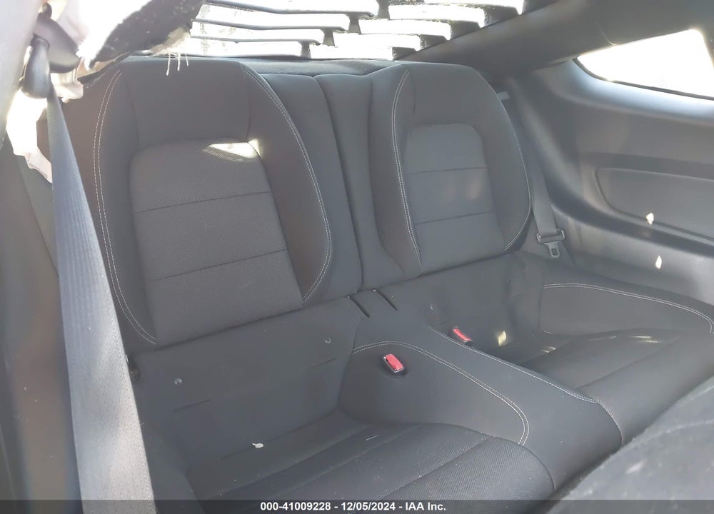 2016 FORD MUSTANG V6 VIN: 1FA6P8AM6G5252909