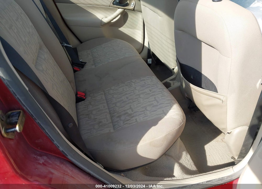 2005 FORD FOCUS ZX4 VIN: 1FAFP34N85W109376