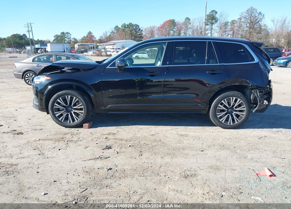 2022 VOLVO XC90 T5 MOMENTUM 7 PASSENGER VIN: YV4102CK8N1789154