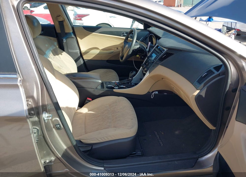 2014 HYUNDAI SONATA GLS VIN: 5NPEB4AC8EH921912