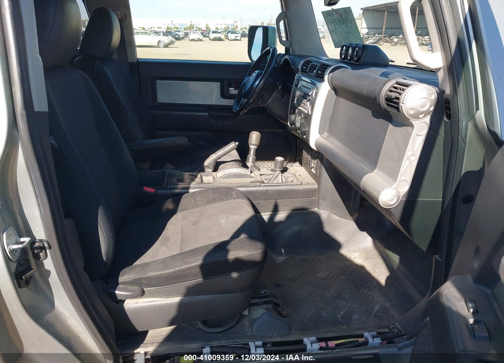 2010 TOYOTA FJ CRUISER VIN: JTEBU4BF4AK084623