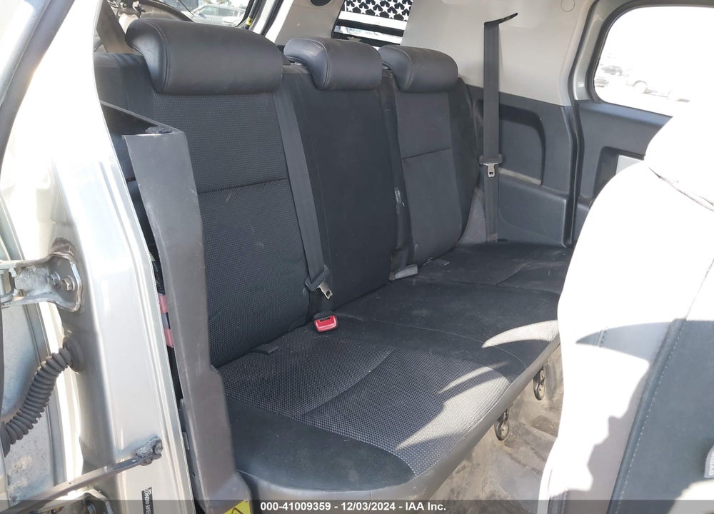 2010 TOYOTA FJ CRUISER VIN: JTEBU4BF4AK084623