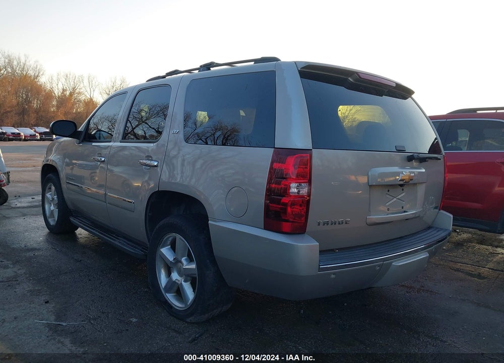 2009 CHEVROLET TAHOE LTZ VIN: 1GNFK33059R209705