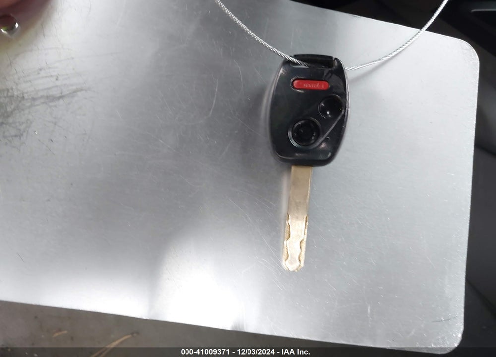 2011 HONDA CIVIC LX VIN: 19XFA1F5XBE046901