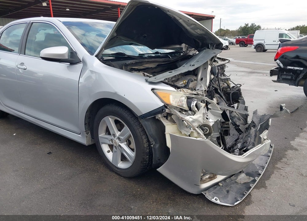 2013 TOYOTA CAMRY SE VIN: 4T1BF1FK5DU214112