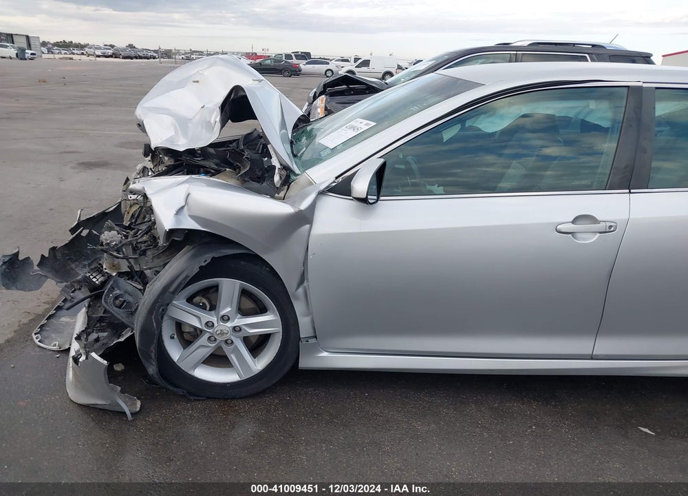 2013 TOYOTA CAMRY SE VIN: 4T1BF1FK5DU214112