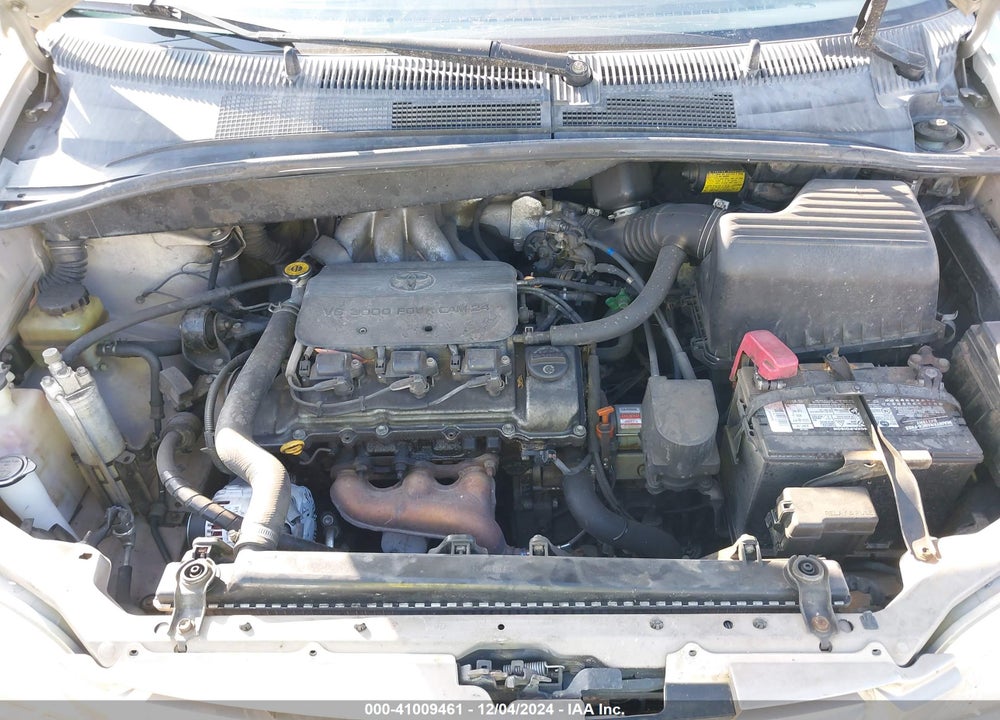 2000 TOYOTA SIENNA XLE VIN: 4T3ZF13C3YU240989