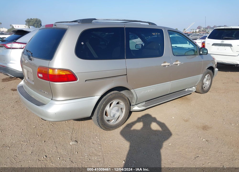2000 TOYOTA SIENNA XLE VIN: 4T3ZF13C3YU240989