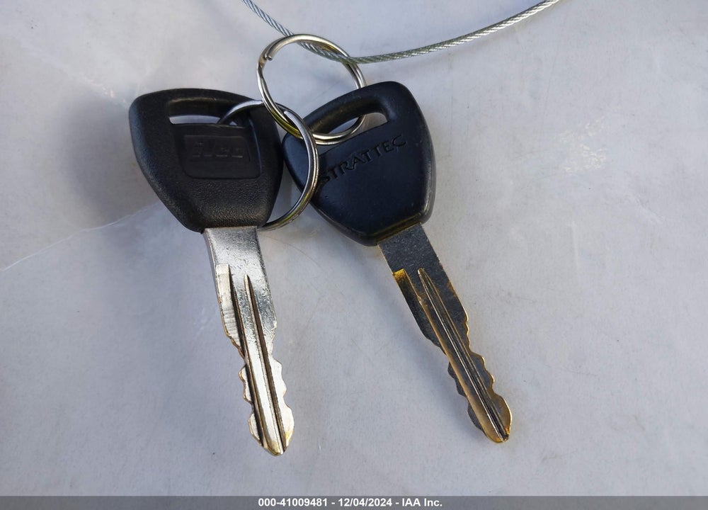 2001 HONDA CIVIC LX VIN: 1HGEM21531L062915