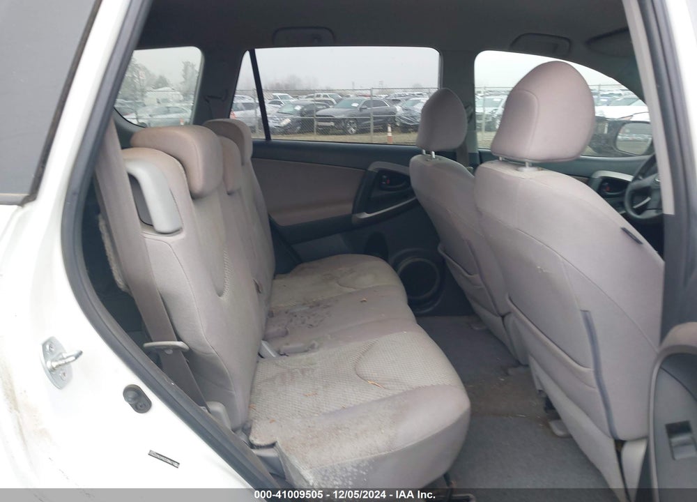 2007 TOYOTA RAV4 VIN: JTMBD33V476037551