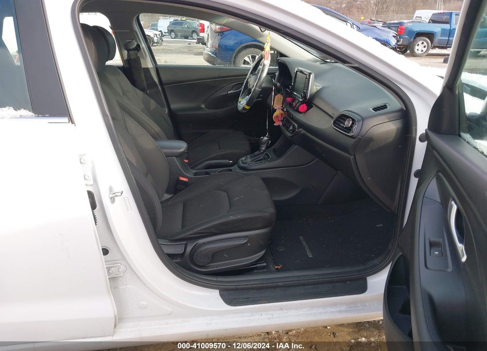 2018 HYUNDAI ELANTRA GT VIN: KMHH35LE7JU069322
