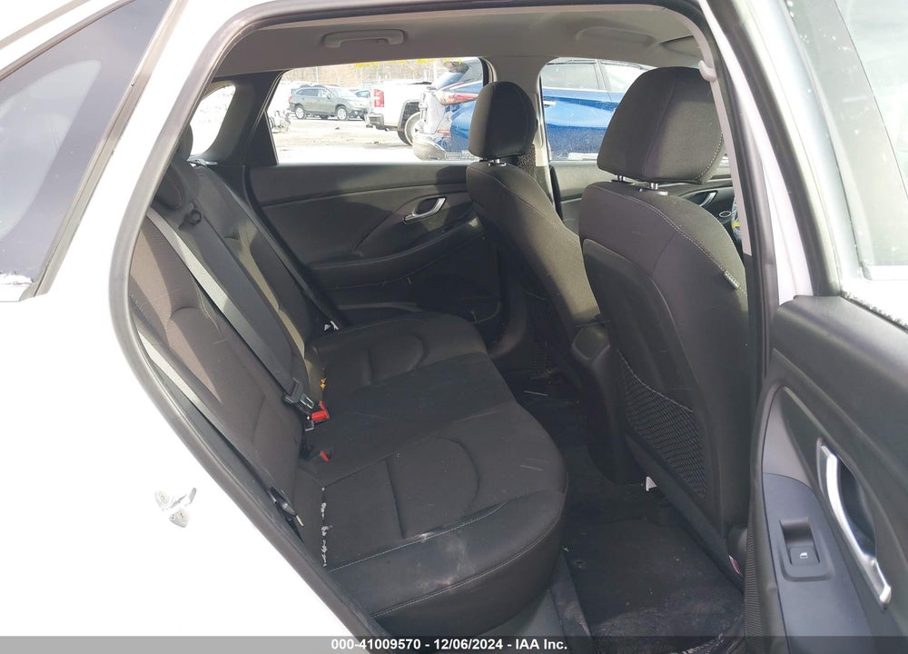 2018 HYUNDAI ELANTRA GT VIN: KMHH35LE7JU069322