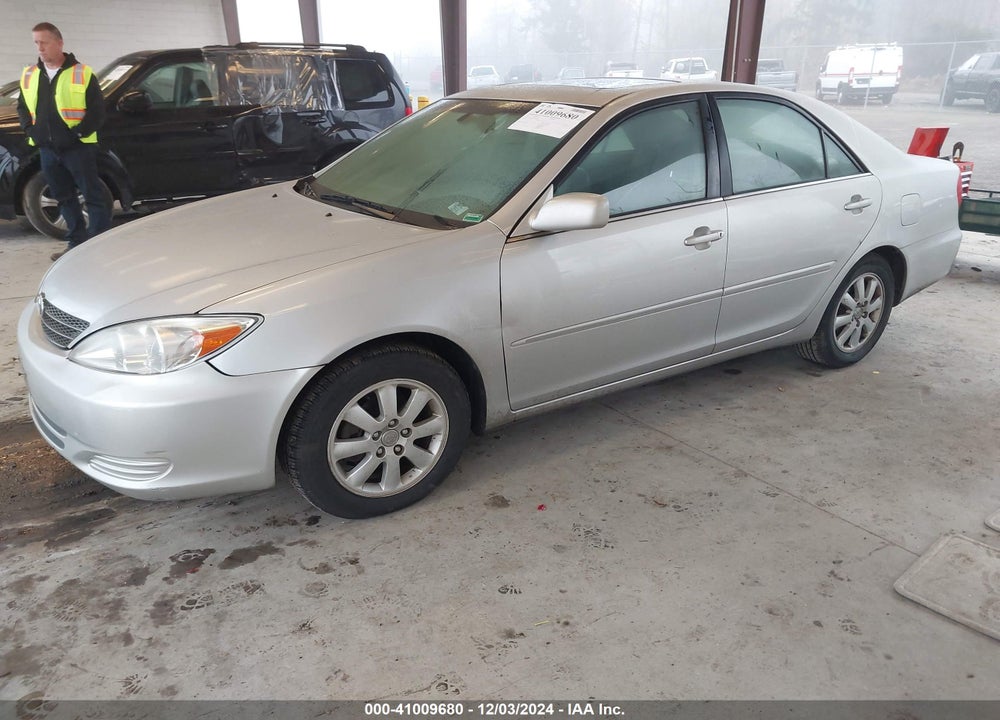 2002 TOYOTA CAMRY XLE VIN: 4T1BE32K92U590183