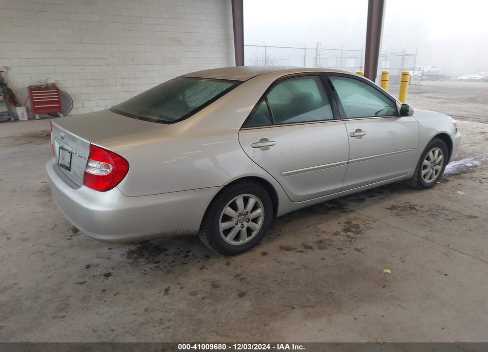 2002 TOYOTA CAMRY XLE VIN: 4T1BE32K92U590183