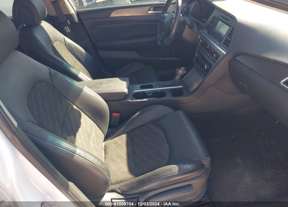 2017 HYUNDAI SONATA SPORT VIN: 5NPE34AF4HH451776