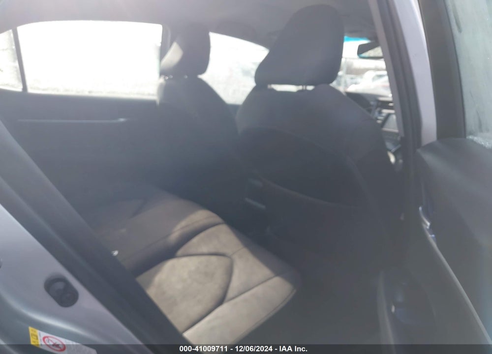 2018 TOYOTA CAMRY LE VIN: 4T1B11HK4JU565407