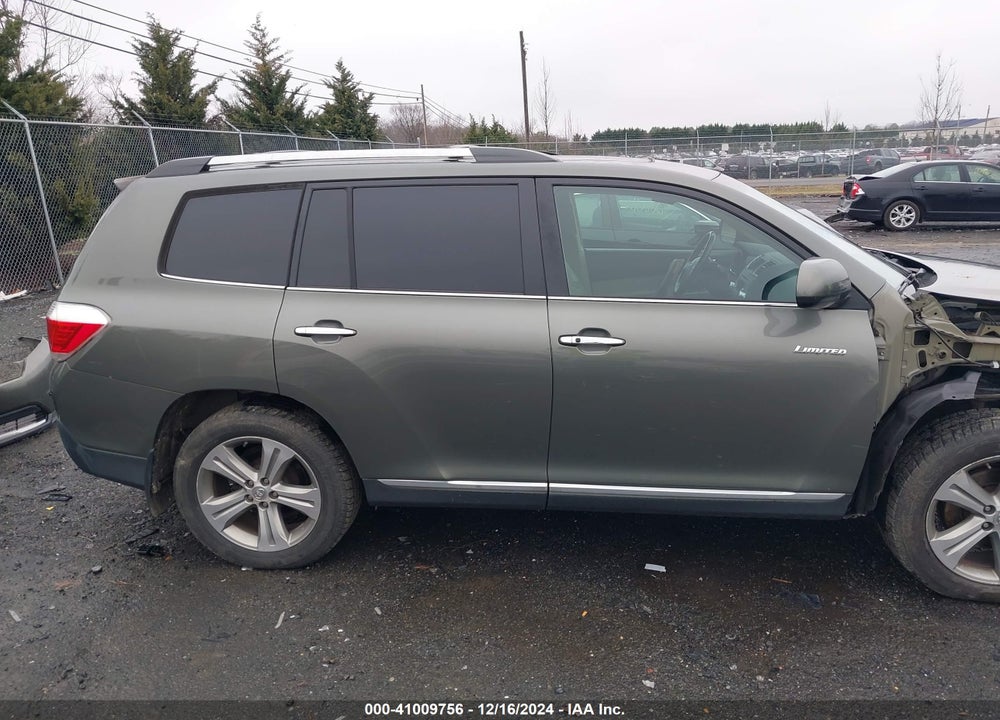 2011 TOYOTA HIGHLANDER LIMITED V6 VIN: 5TDDK3EH5BS081105