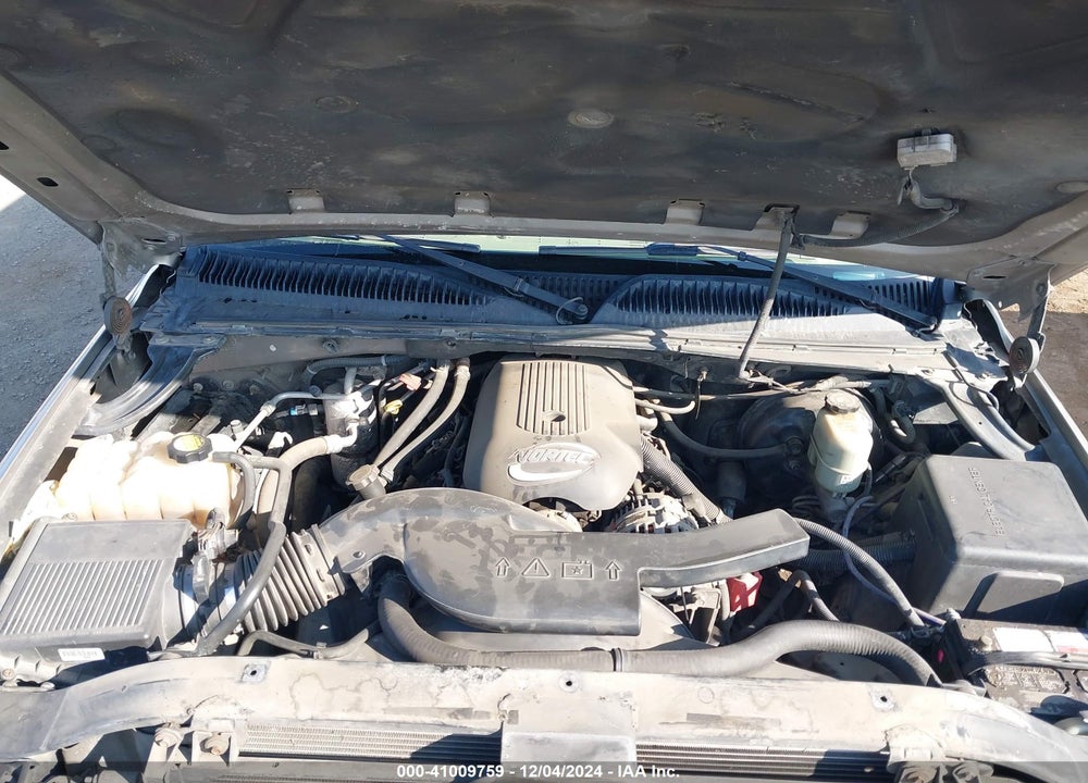 2001 CHEVROLET TAHOE LT VIN: 1GNEK13T31R134484
