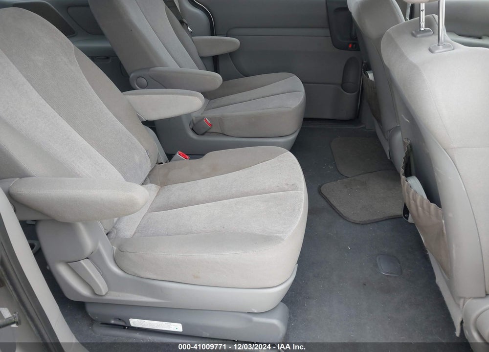 2012 KIA SEDONA LX VIN: KNDMG4C72C6441420