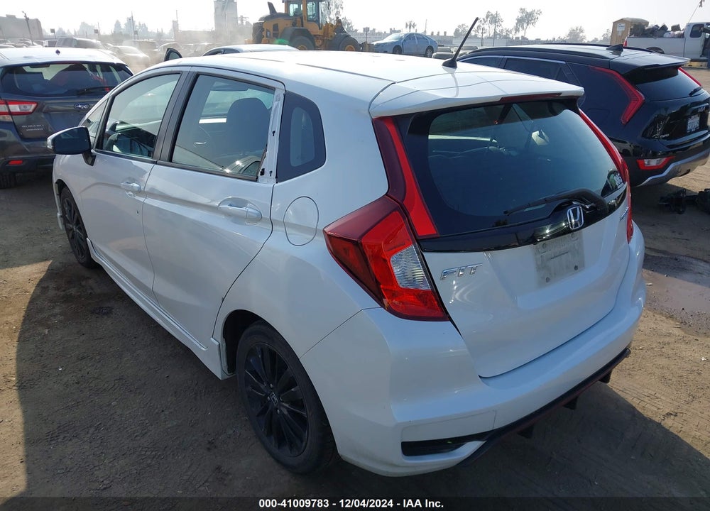 2018 HONDA FIT VIN: 3HGGK5H68JM732665