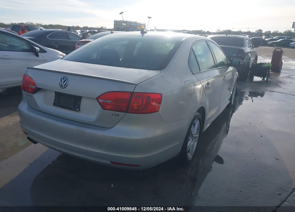 2012 VOLKSWAGEN JETTA TDI VIN: 3VWLL7AJ3CM073575