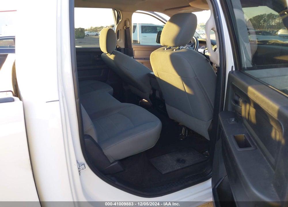 2017 RAM 3500 TRADESMAN  4X2 8' BOX VIN: 3C63RPGL4HG579603