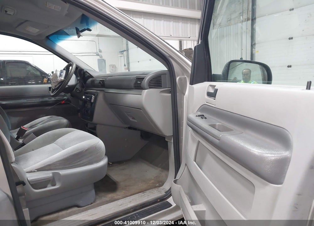 2004 FORD FREESTAR S VIN: 2FMZA50624BA66040