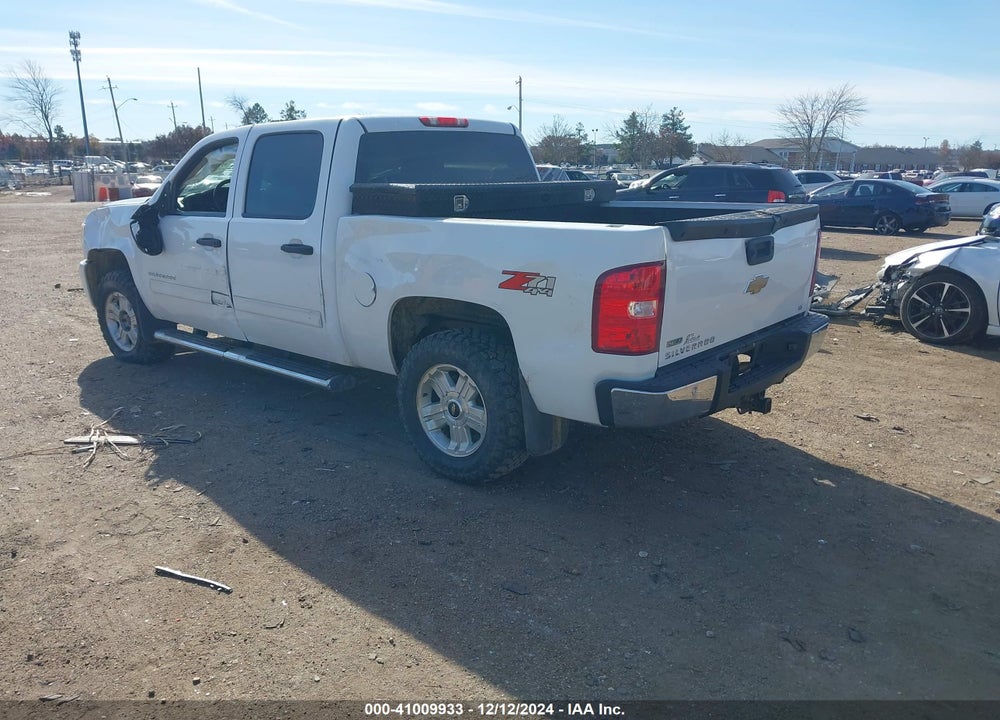2011 CHEVROLET SILVERADO 1500 LT VIN: 3GCPKSE3XBG186278