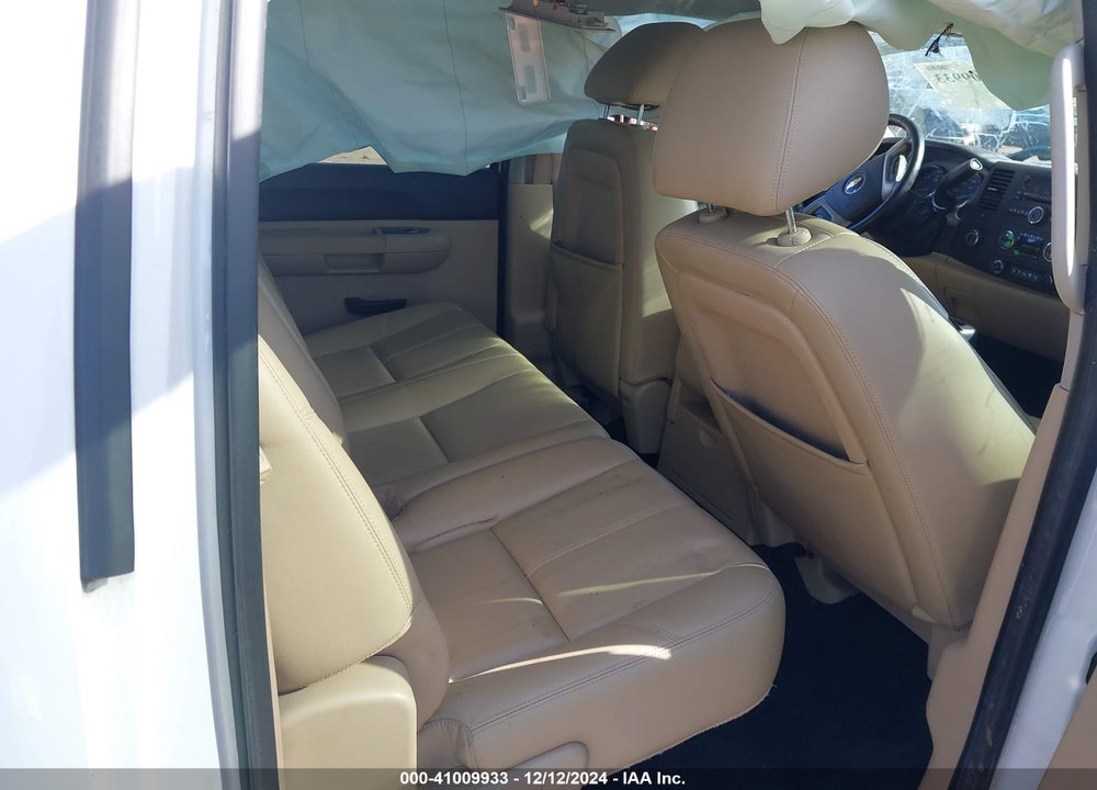 2011 CHEVROLET SILVERADO 1500 LT VIN: 3GCPKSE3XBG186278