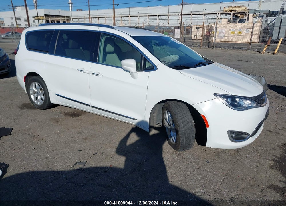 2018 CHRYSLER PACIFICA TOURING L VIN: 2C4RC1BG7JR130640