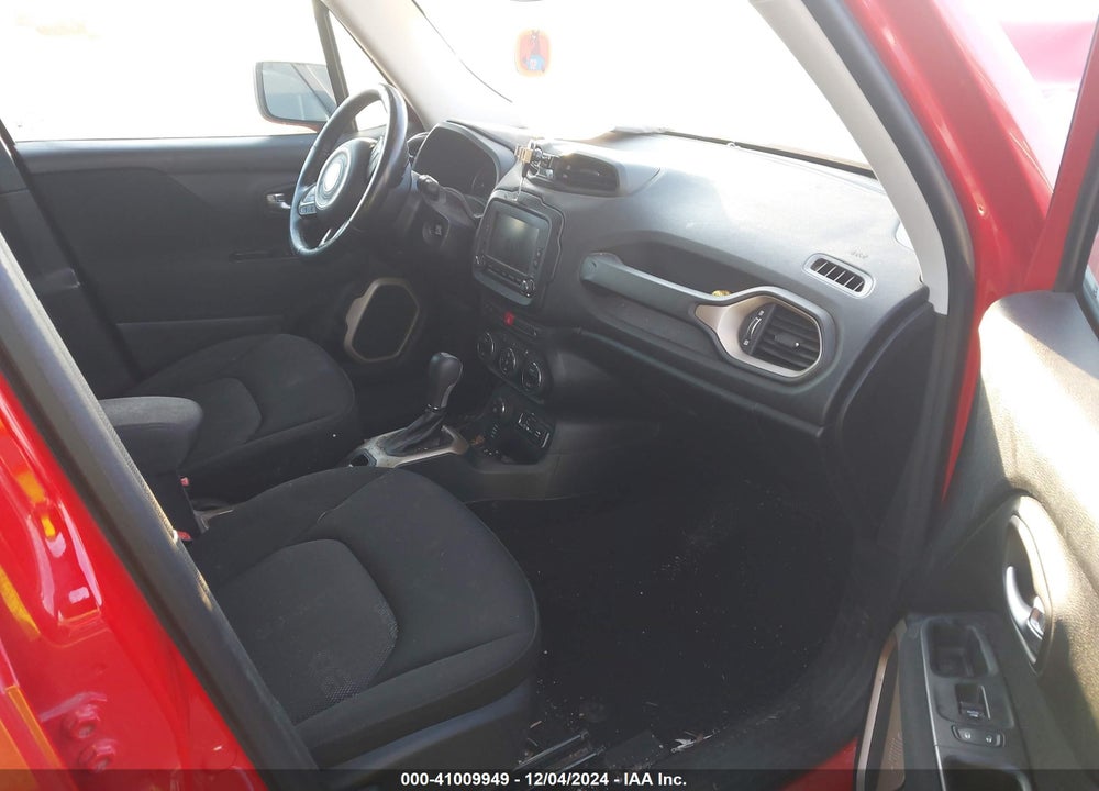 2015 JEEP RENEGADE LATITUDE VIN: ZACCJBBT8FPB29524