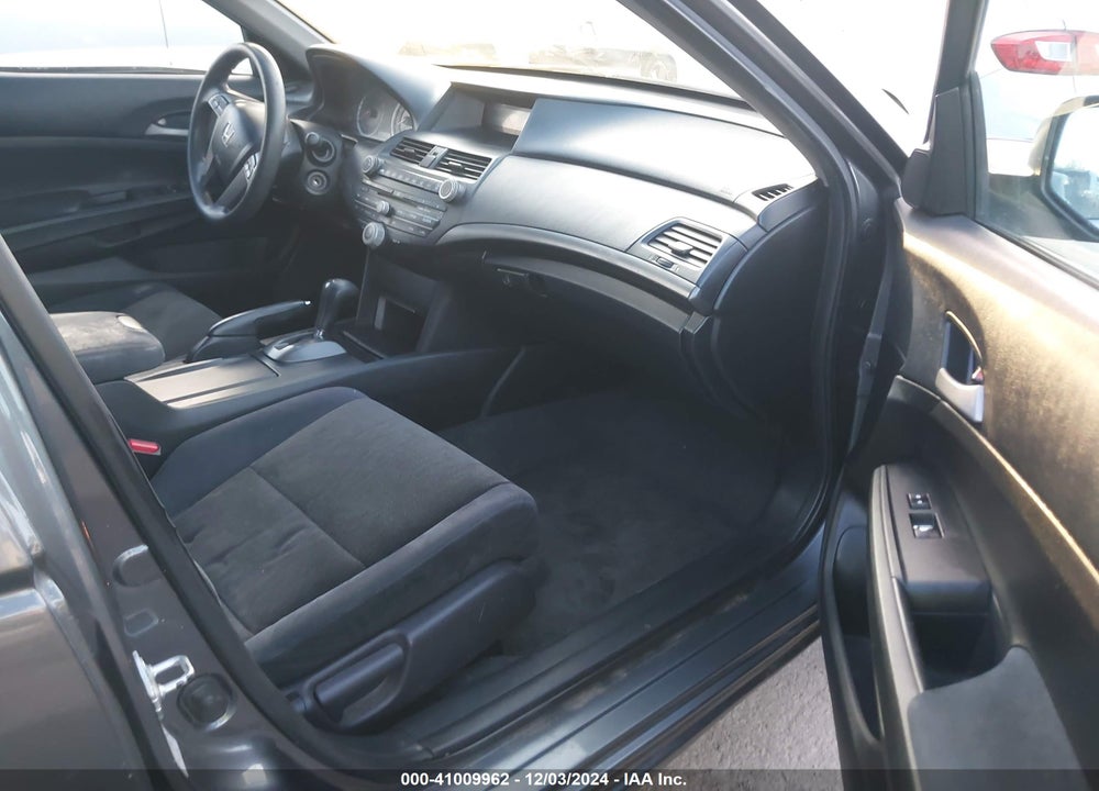 2009 HONDA ACCORD 2.4 LX VIN: 1HGCP26359A175178