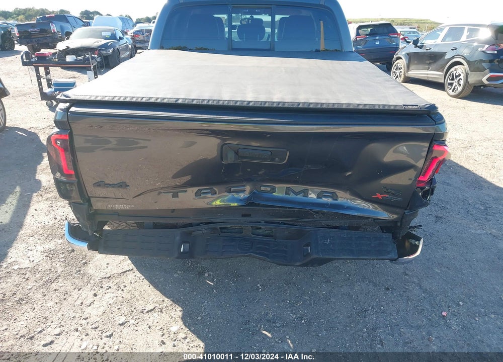 2017 TOYOTA TACOMA SR5 V6 VIN: 3TMCZ5AN1HM072523