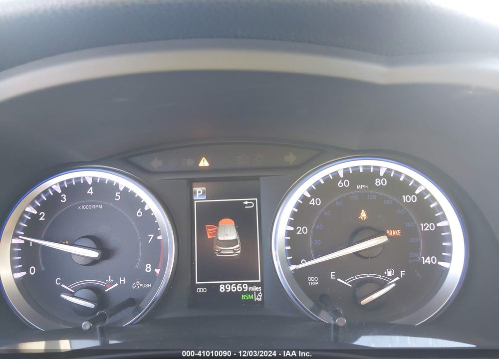 2019 TOYOTA HIGHLANDER XLE VIN: 5TDKZRFH7KS559173