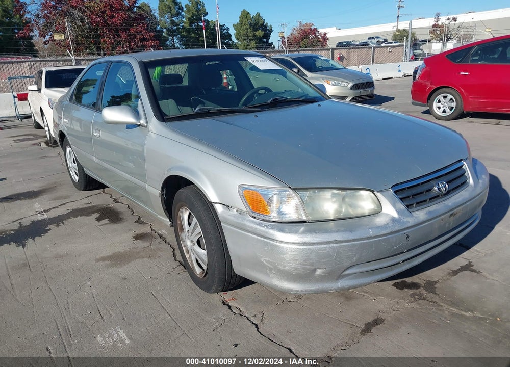 2001 TOYOTA CAMRY LE VIN: JT2BG22K110605735
