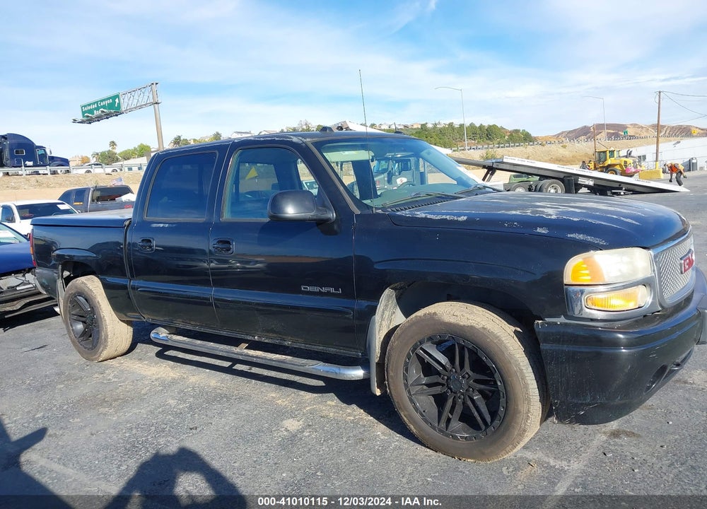 2005 GMC SIERRA 1500 DENALI VIN: 2GTEK63N651372738