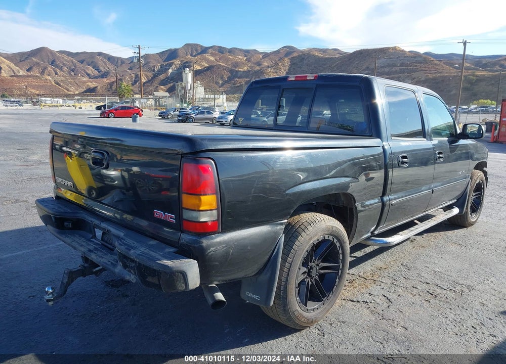 2005 GMC SIERRA 1500 DENALI VIN: 2GTEK63N651372738