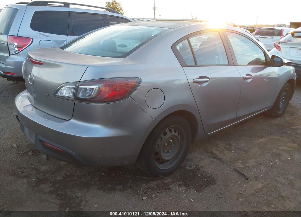 2011 MAZDA 3 I SPORT VIN: JM1BL1UF5B1395455